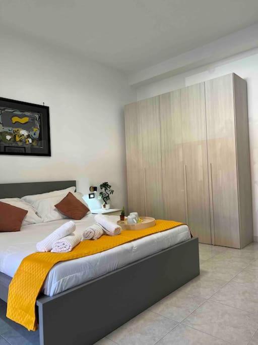3 Fermate Dal Colosseo - Casa Vacanze Elena - 50 M Da Metro Garbatella Róma Kültér fotó