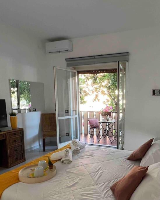 3 Fermate Dal Colosseo - Casa Vacanze Elena - 50 M Da Metro Garbatella Róma Kültér fotó
