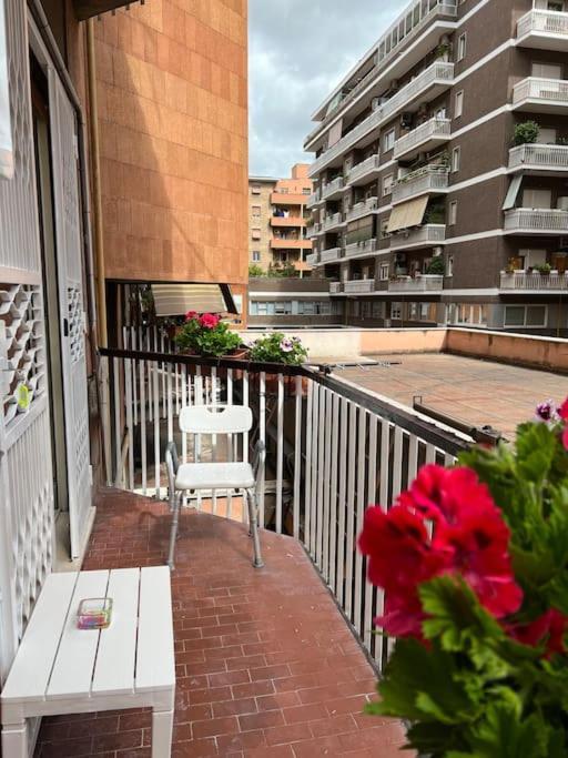 3 Fermate Dal Colosseo - Casa Vacanze Elena - 50 M Da Metro Garbatella Róma Kültér fotó