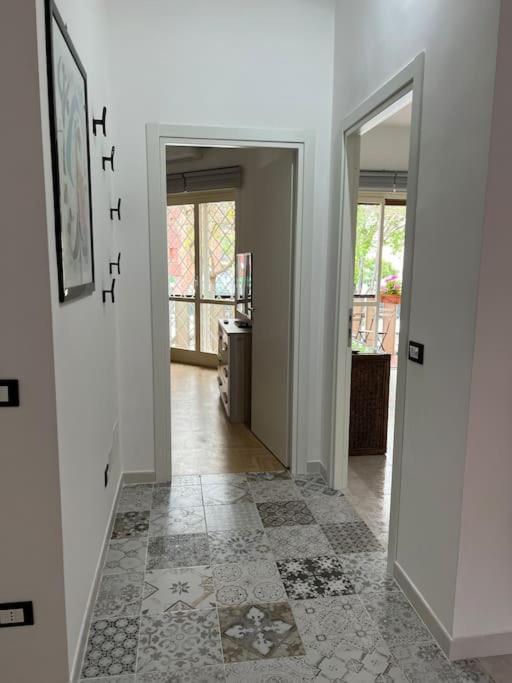 3 Fermate Dal Colosseo - Casa Vacanze Elena - 50 M Da Metro Garbatella Róma Kültér fotó