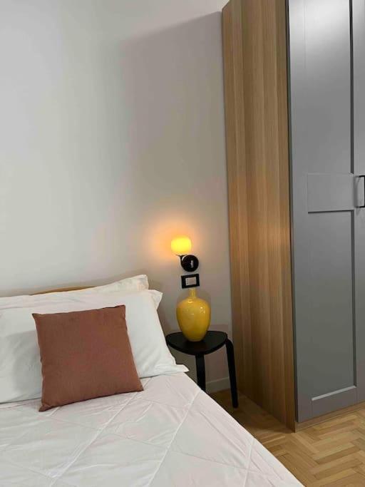 3 Fermate Dal Colosseo - Casa Vacanze Elena - 50 M Da Metro Garbatella Róma Kültér fotó