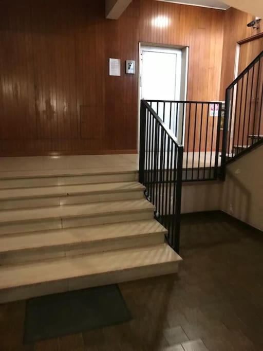 3 Fermate Dal Colosseo - Casa Vacanze Elena - 50 M Da Metro Garbatella Róma Kültér fotó