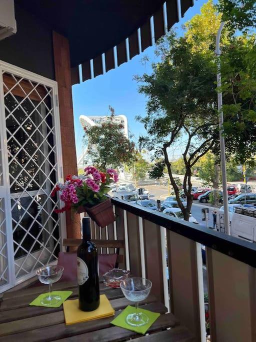 3 Fermate Dal Colosseo - Casa Vacanze Elena - 50 M Da Metro Garbatella Róma Kültér fotó