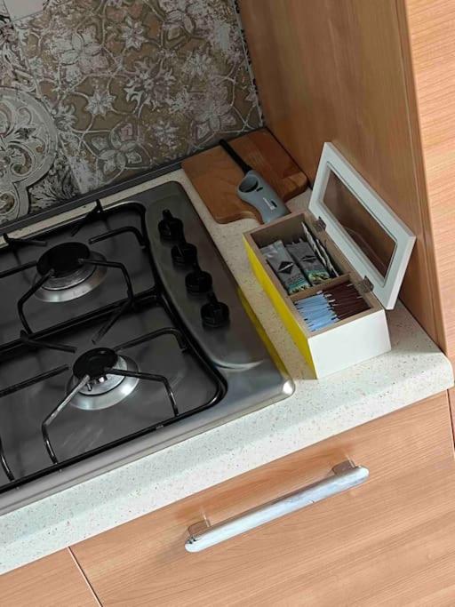 3 Fermate Dal Colosseo - Casa Vacanze Elena - 50 M Da Metro Garbatella Róma Kültér fotó