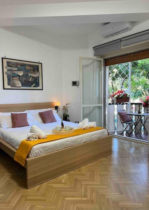 3 Fermate Dal Colosseo - Casa Vacanze Elena - 50 M Da Metro Garbatella Róma Kültér fotó